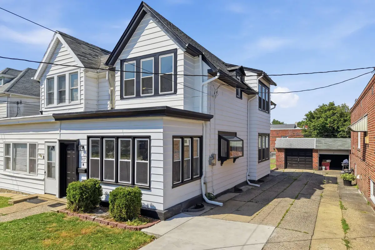 917 Oakmont St, Philadelphia, PA 19111 - #1