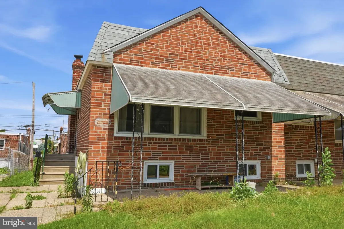 2111 Oakmont St, Philadelphia, PA 19152 - #1