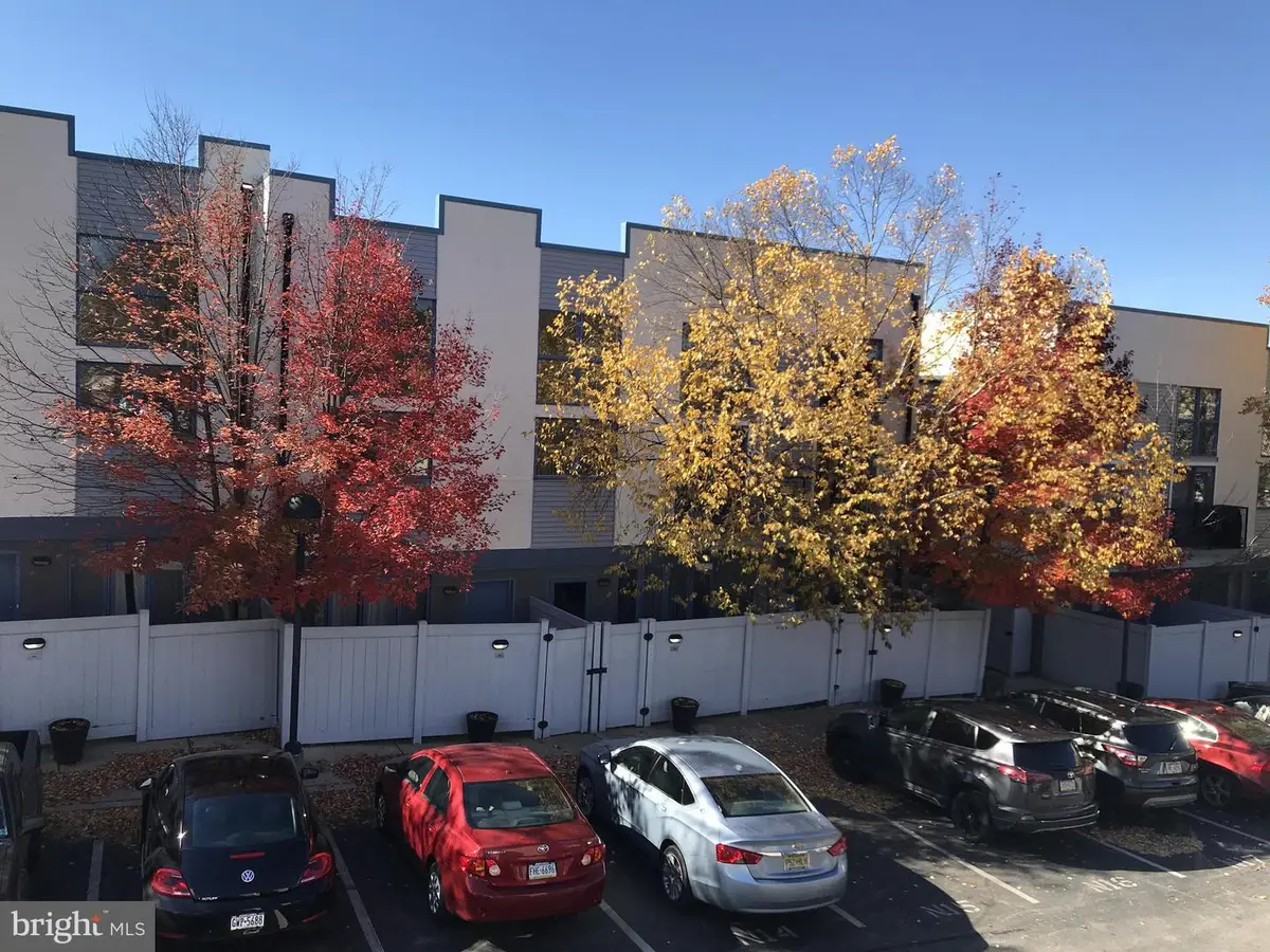 182 Gay St #303, Philadelphia, PA 19128 - #1