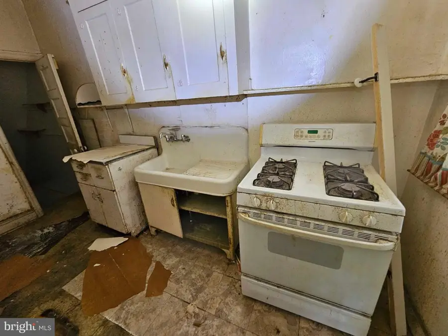 1928 Laveer St, Philadelphia, PA 19141 - #3