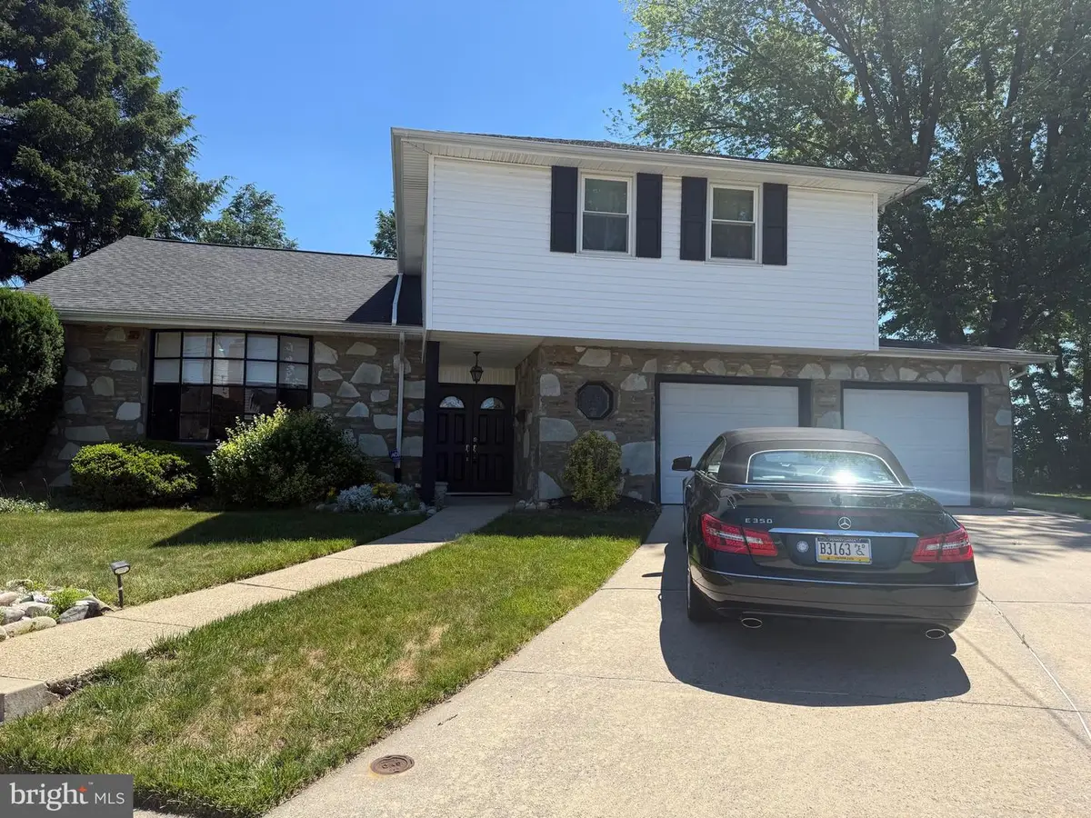123 Almatt Dr, Philadelphia, PA 19115 - #1