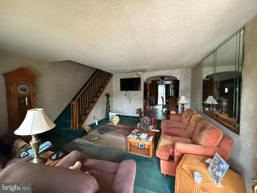 6110 Hawthorne St, Philadelphia, PA 19135 - #3