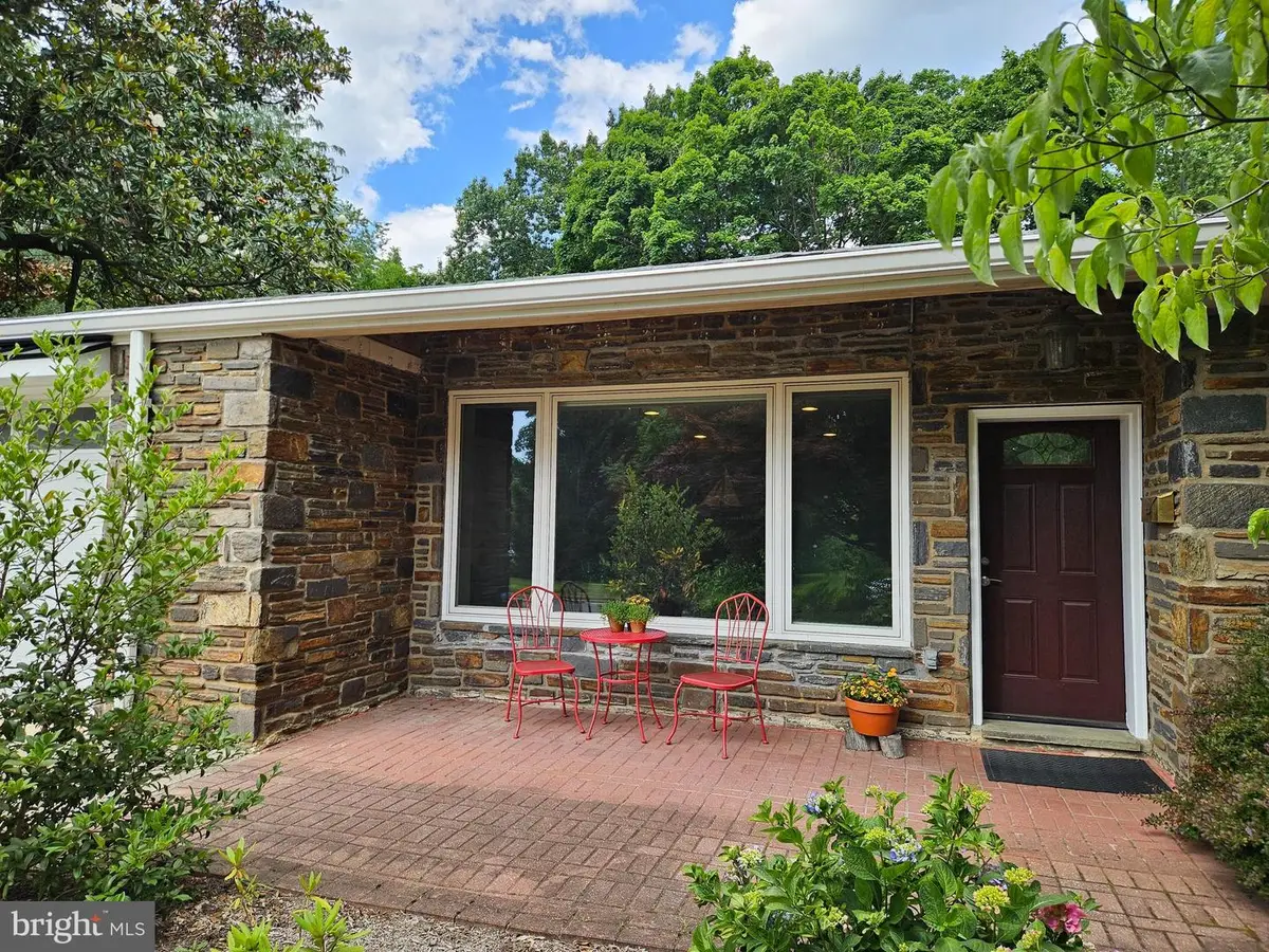 331 Crest Park Rd, Philadelphia, PA 19119 - #1