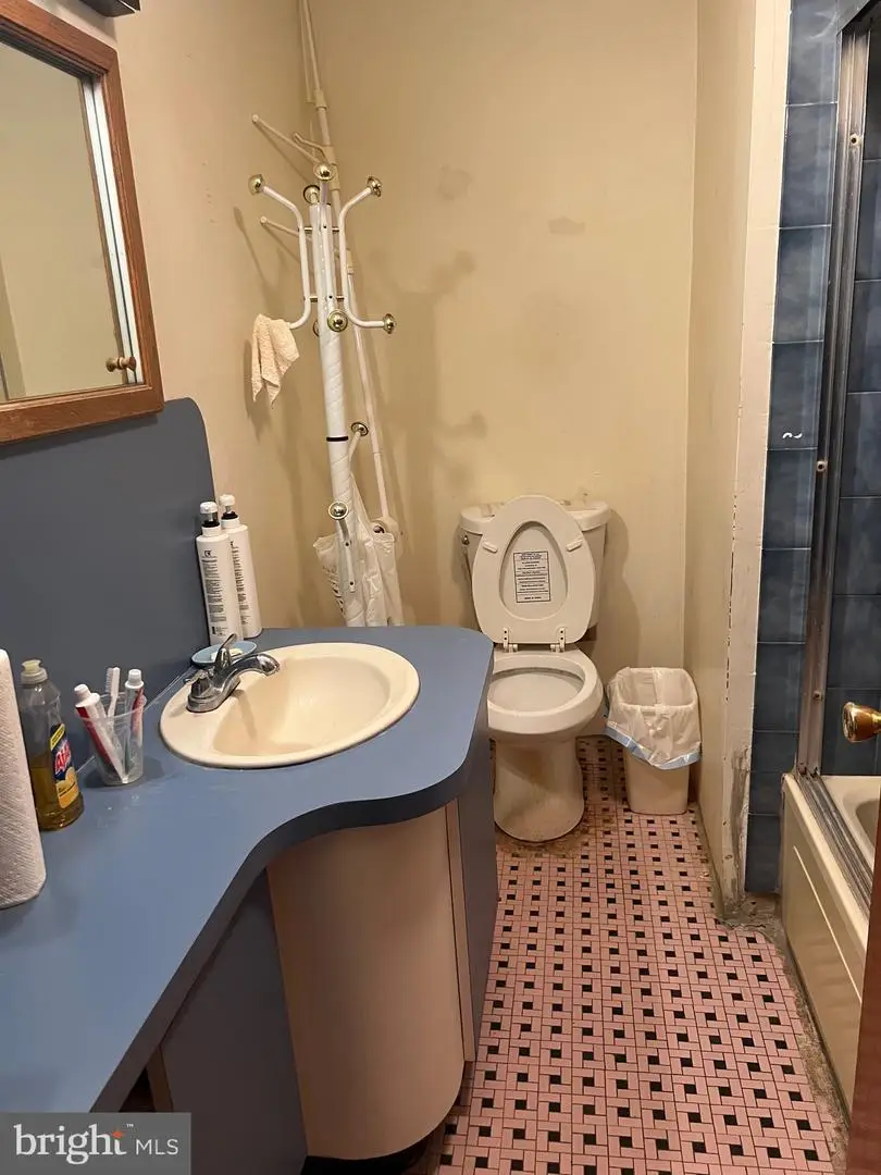 6729 Harley St, Philadelphia, PA 19142 - #3
