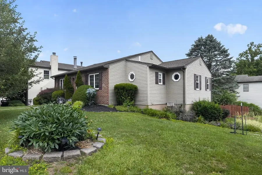 908 Ronnie Cir, Philadelphia, PA 19128 - #3