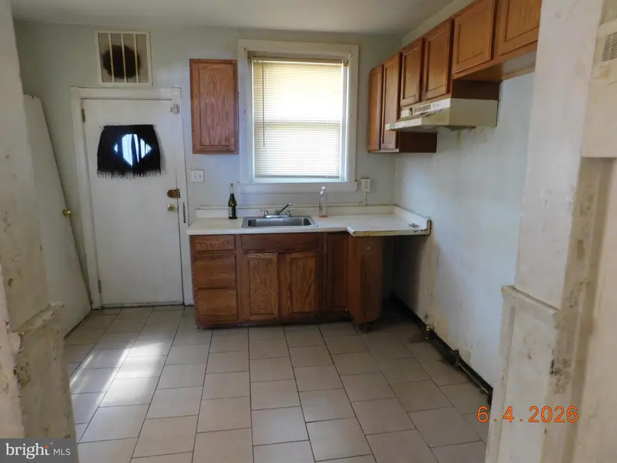 255 Widener St, Philadelphia, PA 19120 - #3
