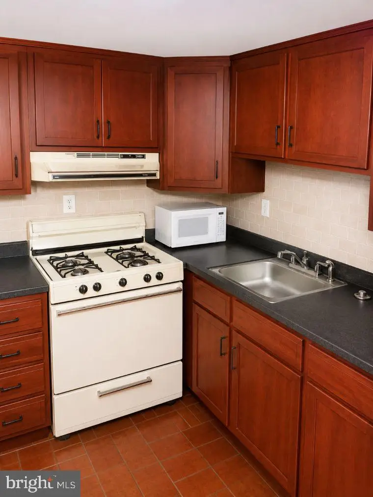 1013 N Leithgow St, Philadelphia, PA 19123 - #3