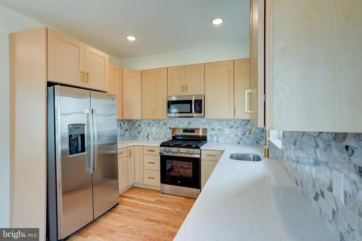 2480 Emerald St, Philadelphia, PA 19125 - #1