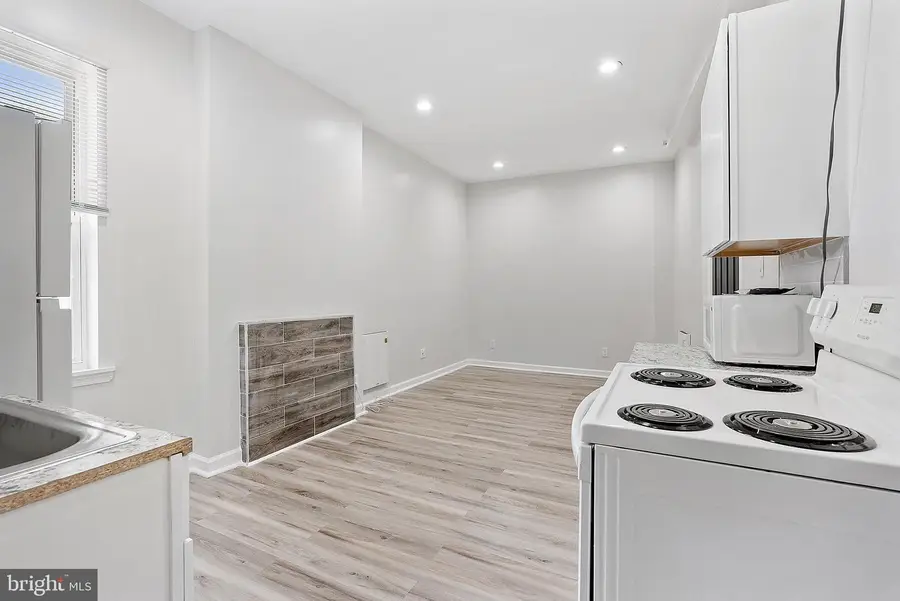 1242 W Airdrie St, Philadelphia, PA 19140 - #3