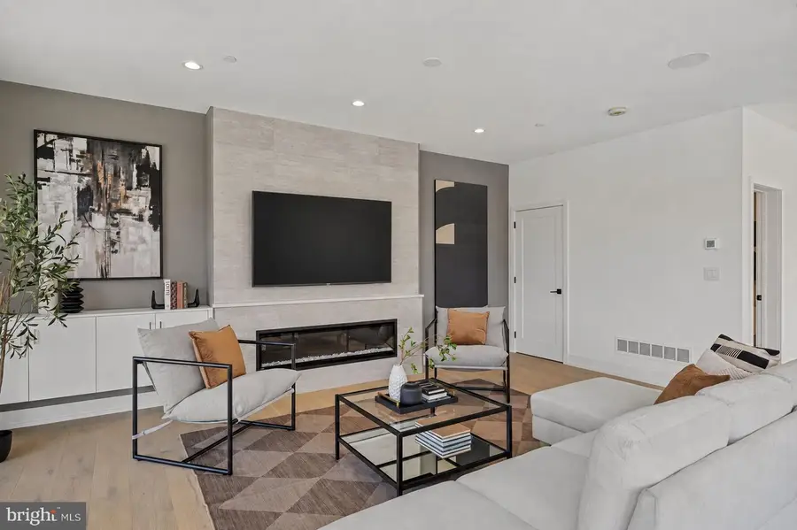 527 Brown St, Philadelphia, PA 19123 - #3