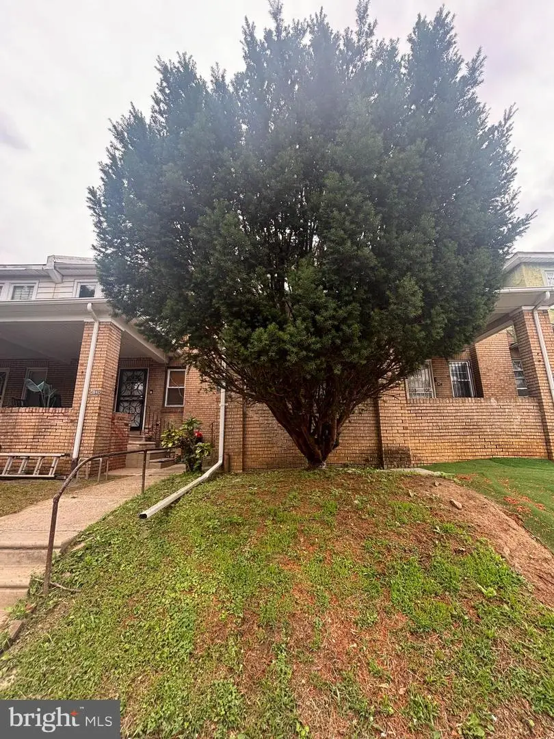 5843 N 6th St, Philadelphia, PA 19120 - #1
