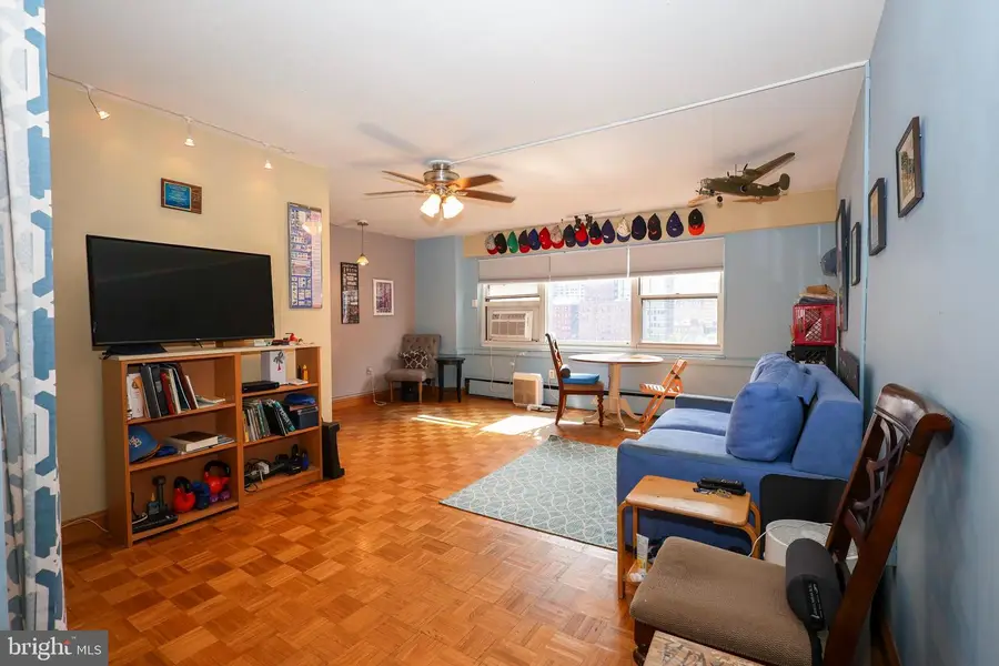 118 S 21st St #1211, Philadelphia, PA 19103 - #2