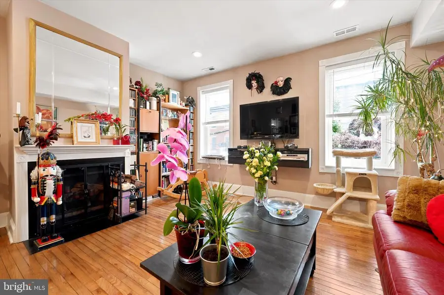 820 S 4th St #b, Philadelphia, PA 19147 - #3