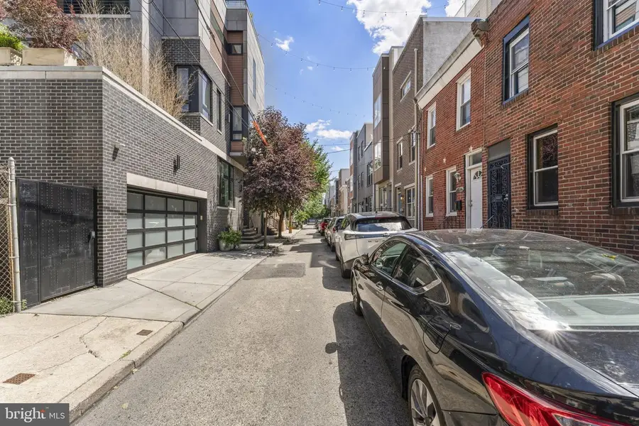 1310 S Bancroft St, Philadelphia, PA 19146 - #2