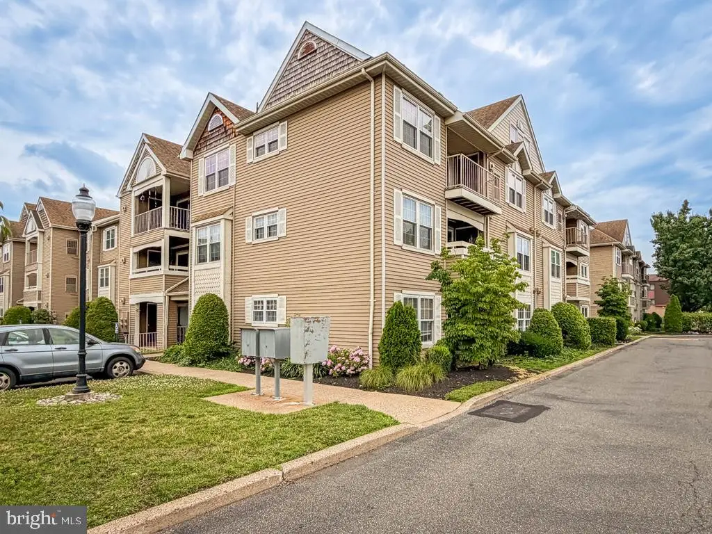 72105-00 Delaire Landing Rd, Philadelphia, PA 19114 - #1