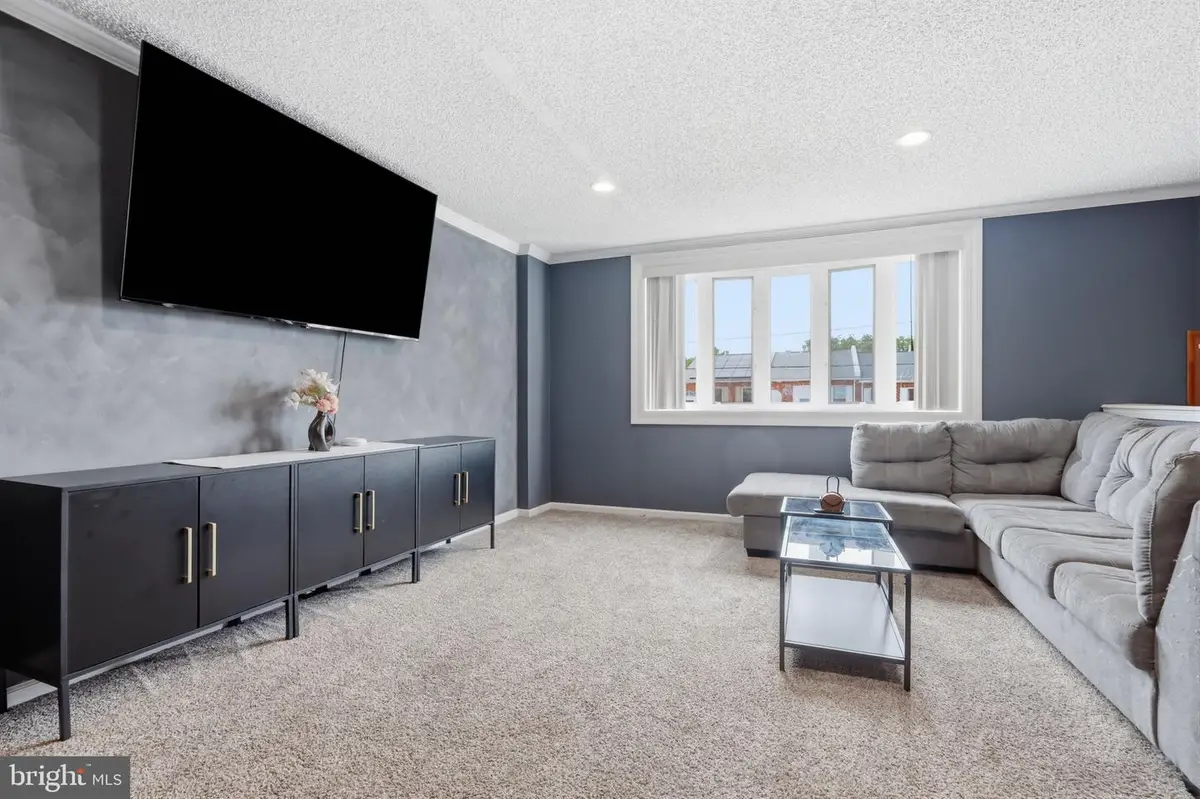 10227 N Canterbury Rd, Philadelphia, PA 19114 - #1