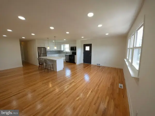 781 Livezey Ln, PHILADELPHIA, PA 19128