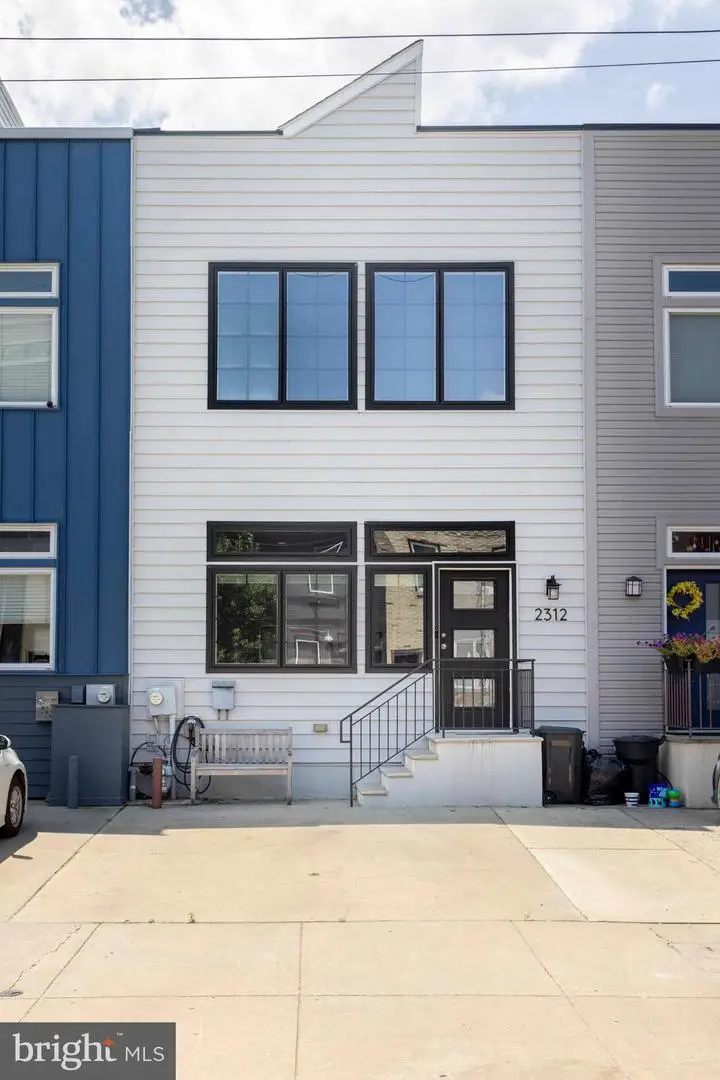 2312 E Sergeant St, Philadelphia, PA 19125 - #1