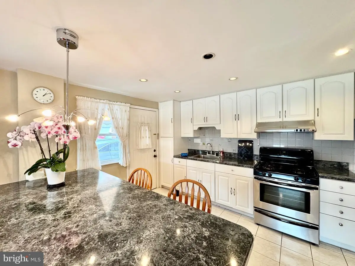 9219 Outlook Ave, Philadelphia, PA 19114 - #1