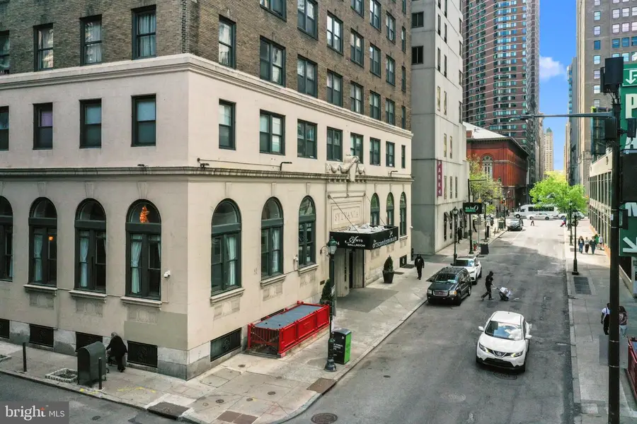 1324 Locust St #407, Philadelphia, PA 19107 - #3