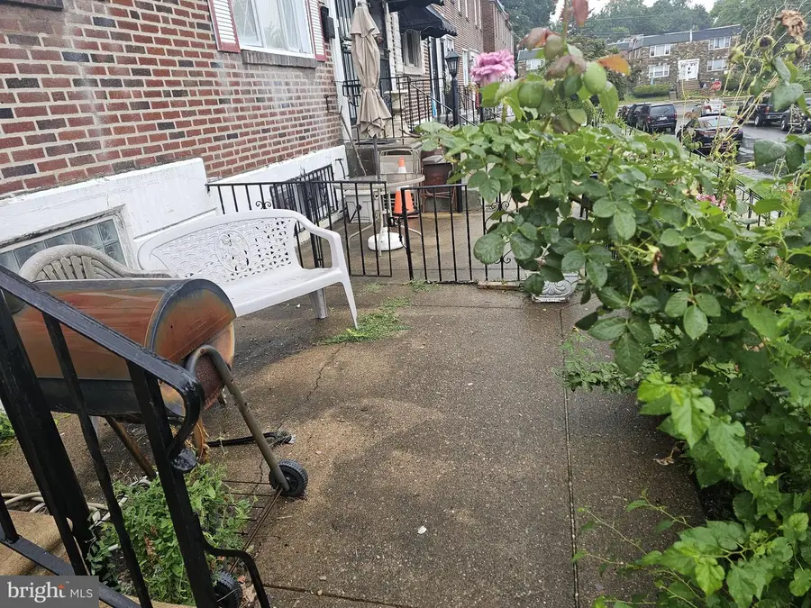 6136 N Warnock St, Philadelphia, PA 19141 - #2