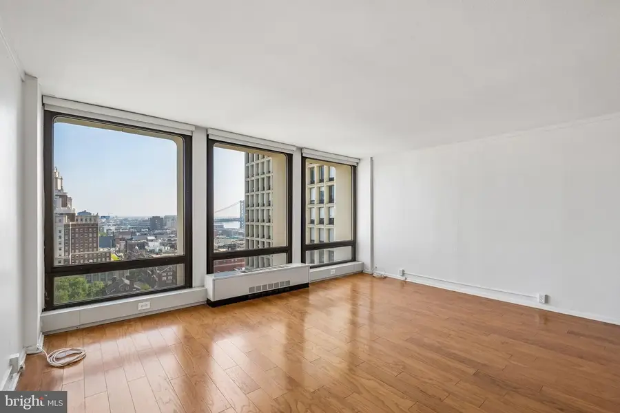 210 Locust St #18hw, Philadelphia, PA 19106 - #2
