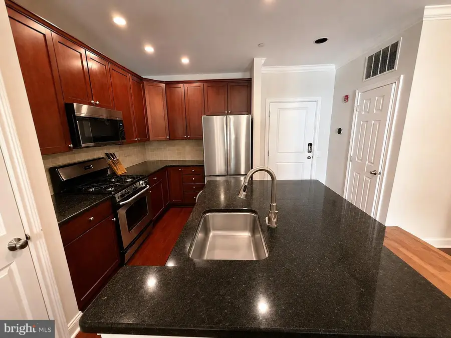 500 Admirals Way #106, Philadelphia, PA 19146 - #2