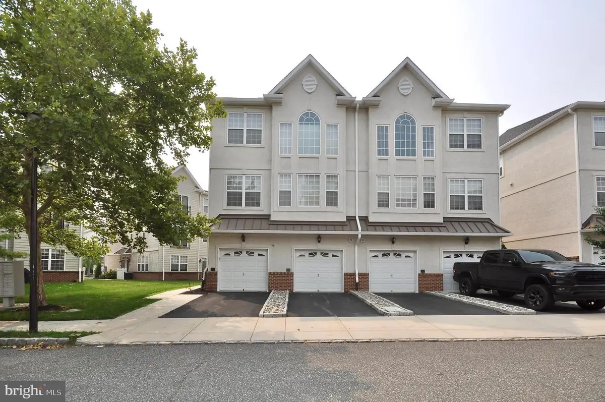 3201-00 Capri Dr, Philadelphia, PA 19145 - #1