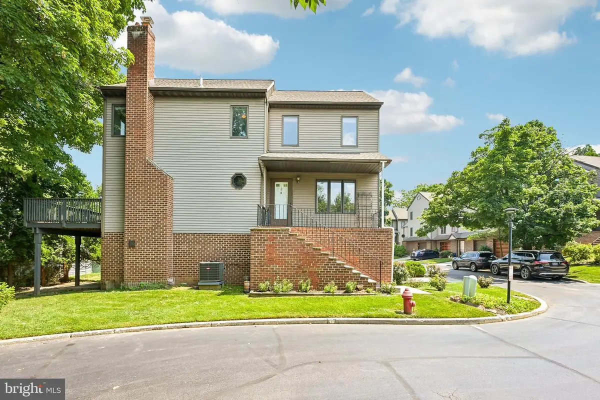 8816 Ridge Ave #17, Philadelphia, PA 19128 - #1