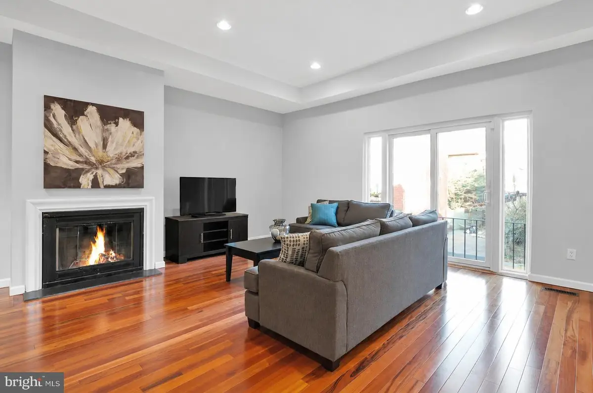 778 S Front St #i, Philadelphia, PA 19147 - #1