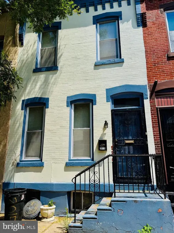 2015 N Gratz St, PHILADELPHIA, PA 19121