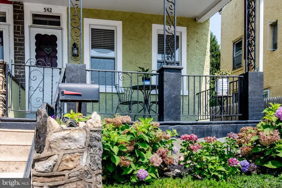 542 Dupont St, Philadelphia, PA 19128 - #2
