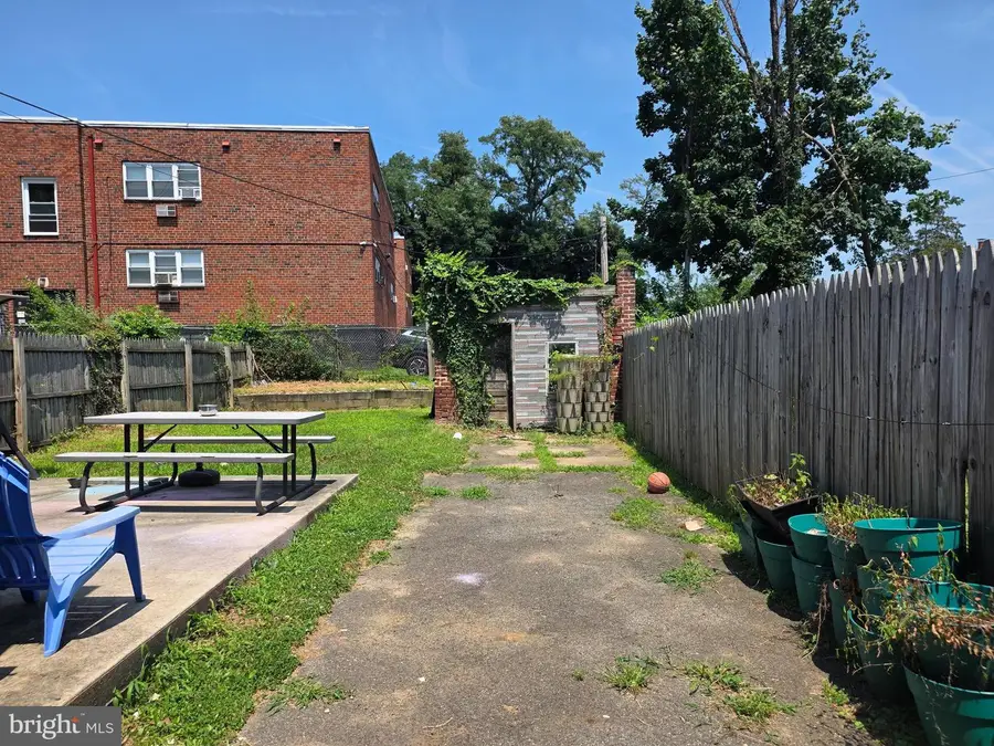 1319-21 W Champlost St, Philadelphia, PA 19141 - #3