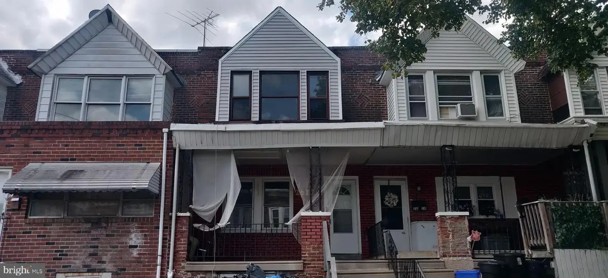 2612 S Dewey St, Philadelphia, PA 19142 - #1
