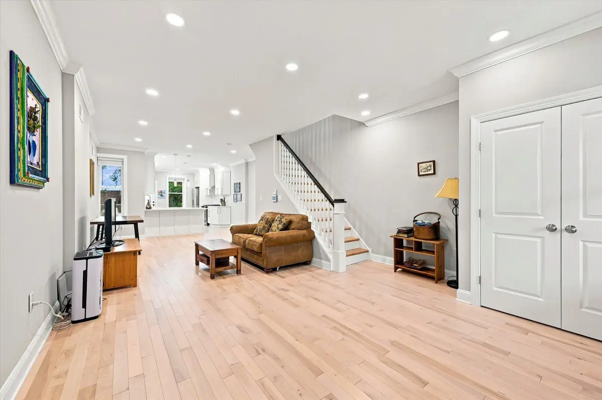 40 E Slocum St, Philadelphia, PA 19119 - #1