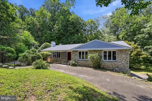 1035 W Allens Ln, PHILADELPHIA, PA 19119