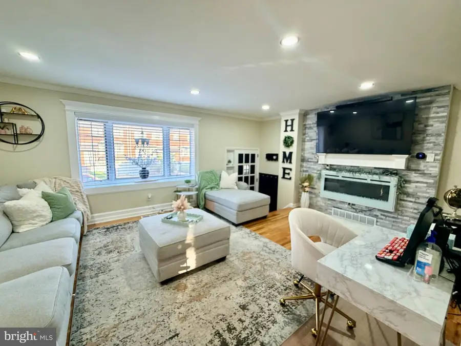 12118 Ranier Rd, Philadelphia, PA 19154 - #2
