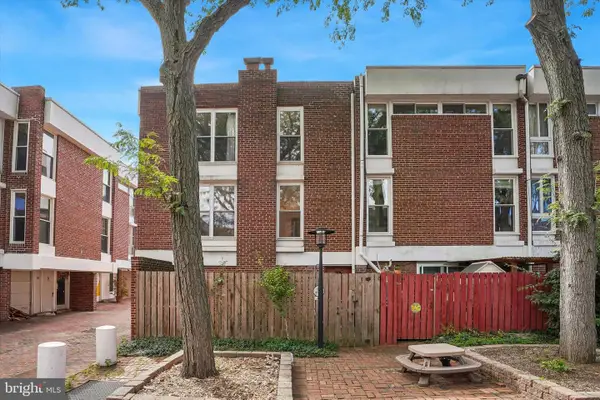 43 University Mews, PHILADELPHIA, PA 19104