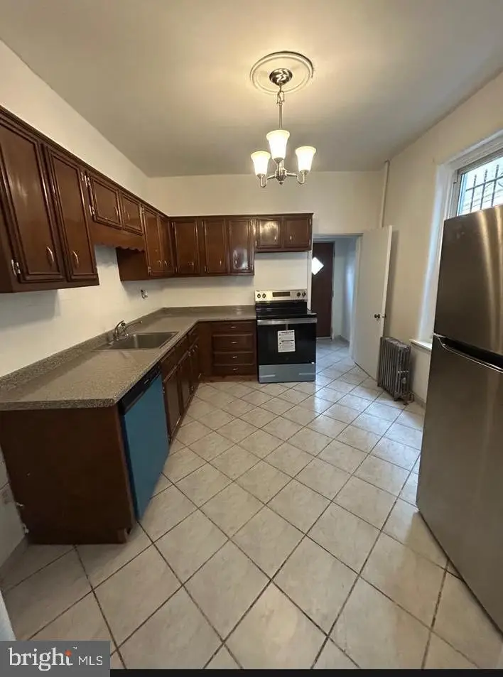 2086 E Victoria St, Philadelphia, PA 19134 - #3