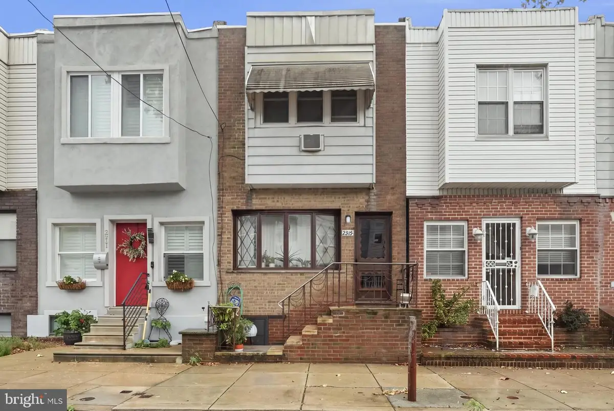 2213 S Woodstock St, Philadelphia, PA 19145 - #1