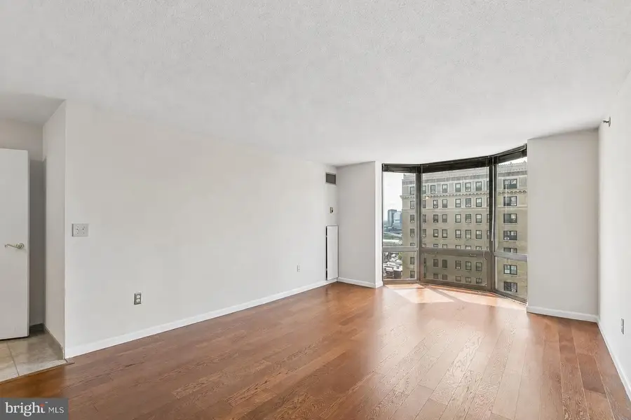 2018-32 Walnut St #16k, Philadelphia, PA 19103 - #2