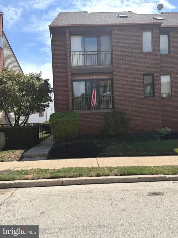 9525-00 James St #2b, PHILADELPHIA, PA 19114