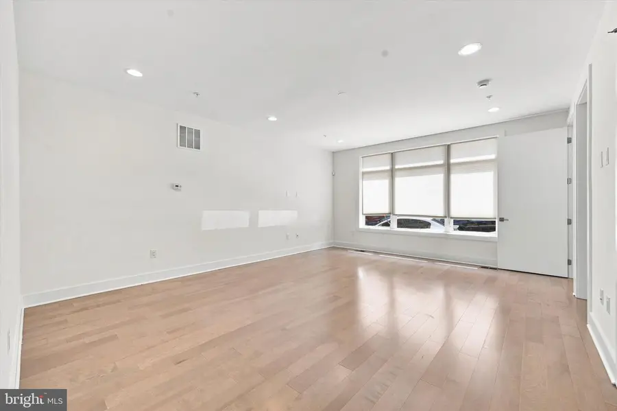 840 N 3rd St, Philadelphia, PA 19123 - #3