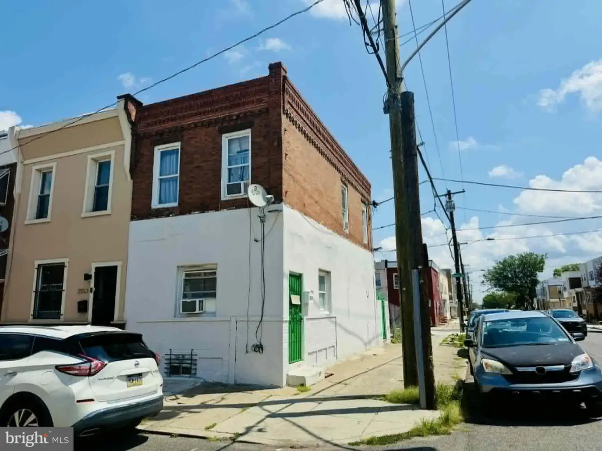2555 S Fairhill St, Philadelphia, PA 19148 - #1
