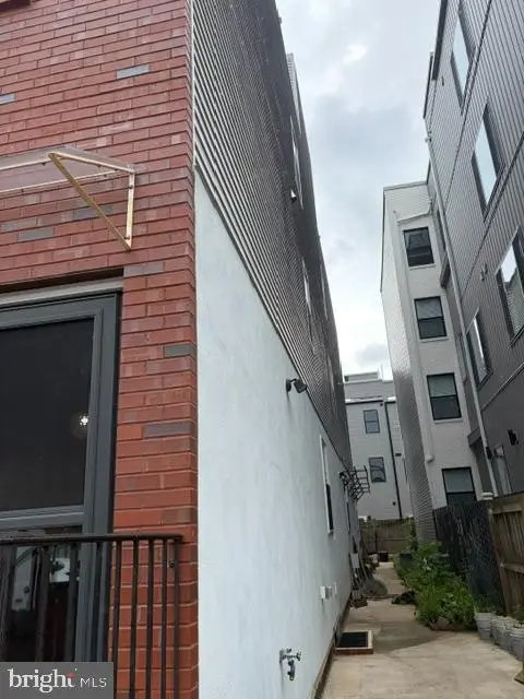 667 N 35th St, Philadelphia, PA 19104 - #3