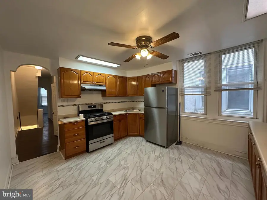705 S 6th St, Philadelphia, PA 19147 - #3