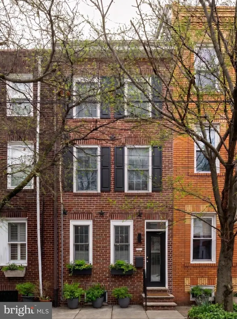 920 Ellsworth St, Philadelphia, PA 19147 - #1