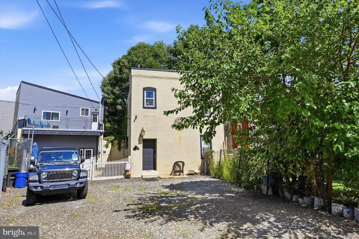 3509 W Clearfield St, Philadelphia, PA 19132 - #1