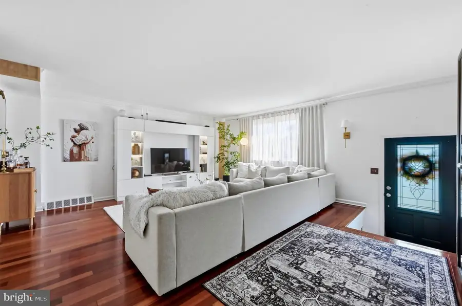 3218 Chelsea Pl, Philadelphia, PA 19114 - #2