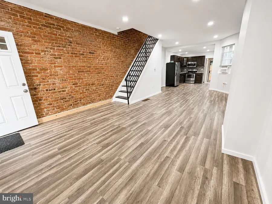 6054 Upland St, Philadelphia, PA 19142 - #2